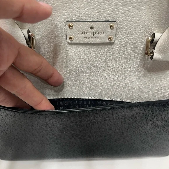 Kate spade Wellesley grove street black and white leather shoulder bag. - Picture 4 of 6